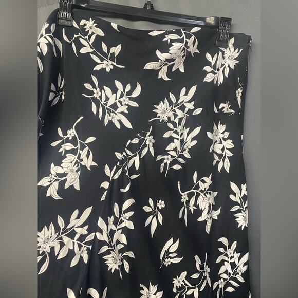 find made in Romania women’s plus size 3x skirt (b21) - Picture 4 of 7